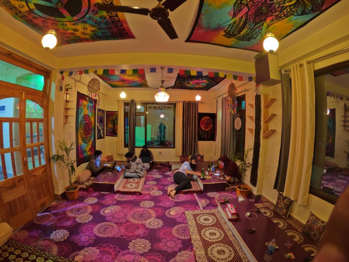 Triumph Bed And Breakfast And Cafe Kasol Exterior foto