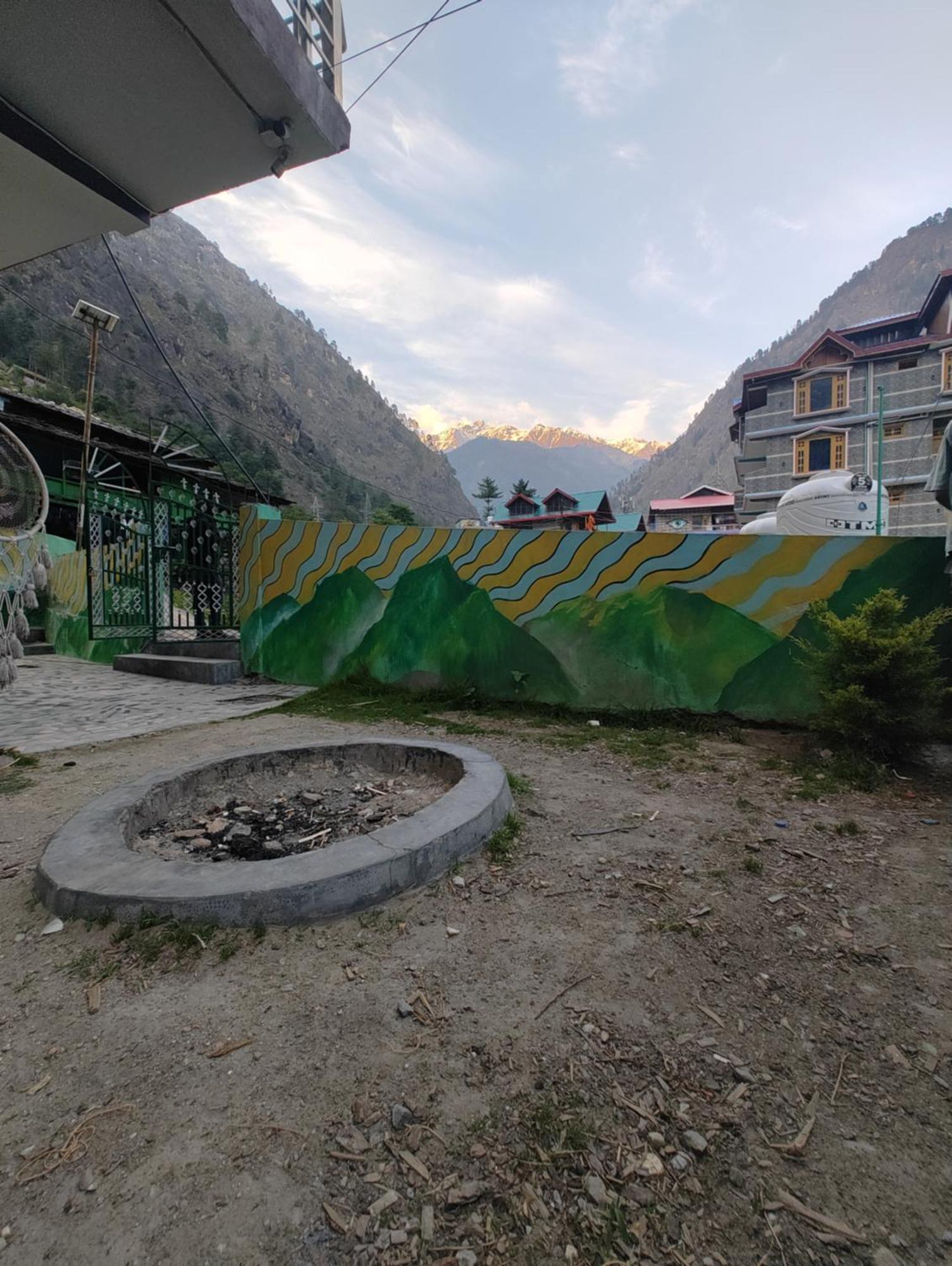 Triumph Bed And Breakfast And Cafe Kasol Exterior foto